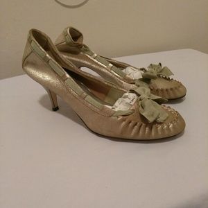 Pelle Moda Bronze Metallic Napa Heels Sz 10